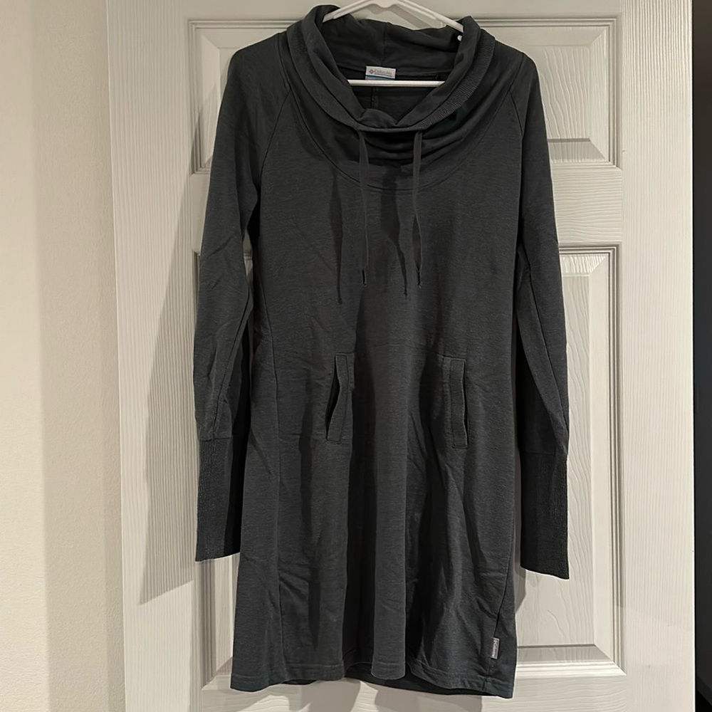 Women's Columbia funnel neck sweater dress - size small